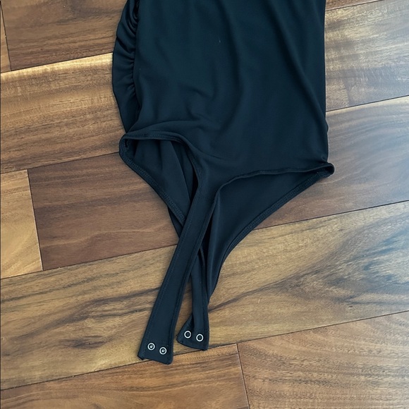 ABERCROMBIE AND FITCH AVA BLACK AND WHITE SEAMLESS BODYSUITS BOTH SIZE XS - Picture 10 of 14